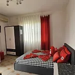 Apartment Margo Sea View Gjuricaj