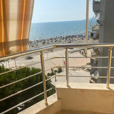 Margo Sea View 公寓